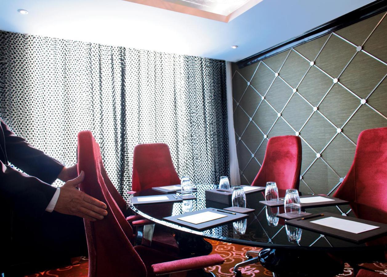 Sofitel Mumbai Bkc Ξενοδοχείο Εξωτερικό φωτογραφία The boardroom of the 1001 Nights