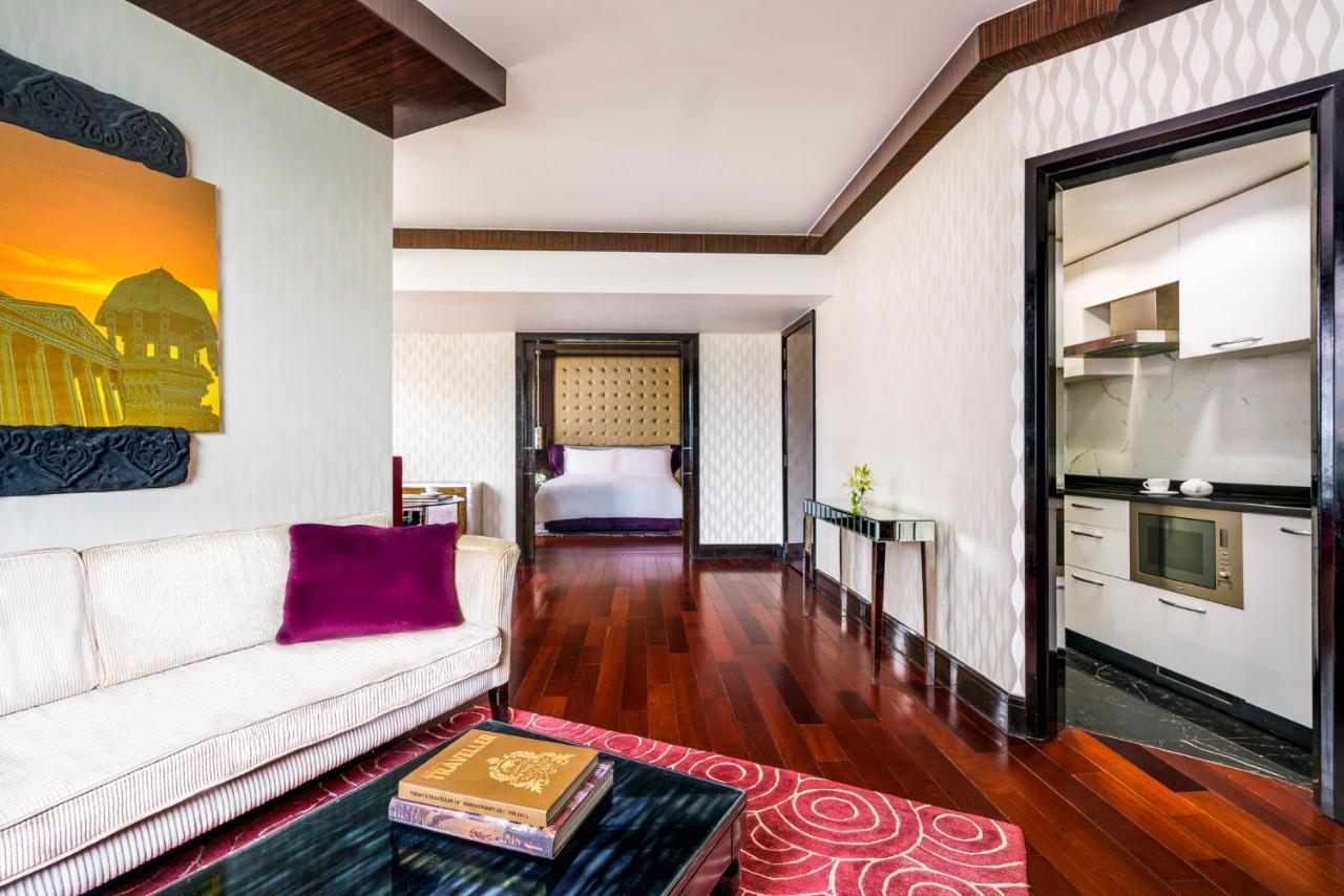 Sofitel Mumbai Bkc Ξενοδοχείο Εξωτερικό φωτογραφία A suite at the Taj Mahal Palace, Mumbai