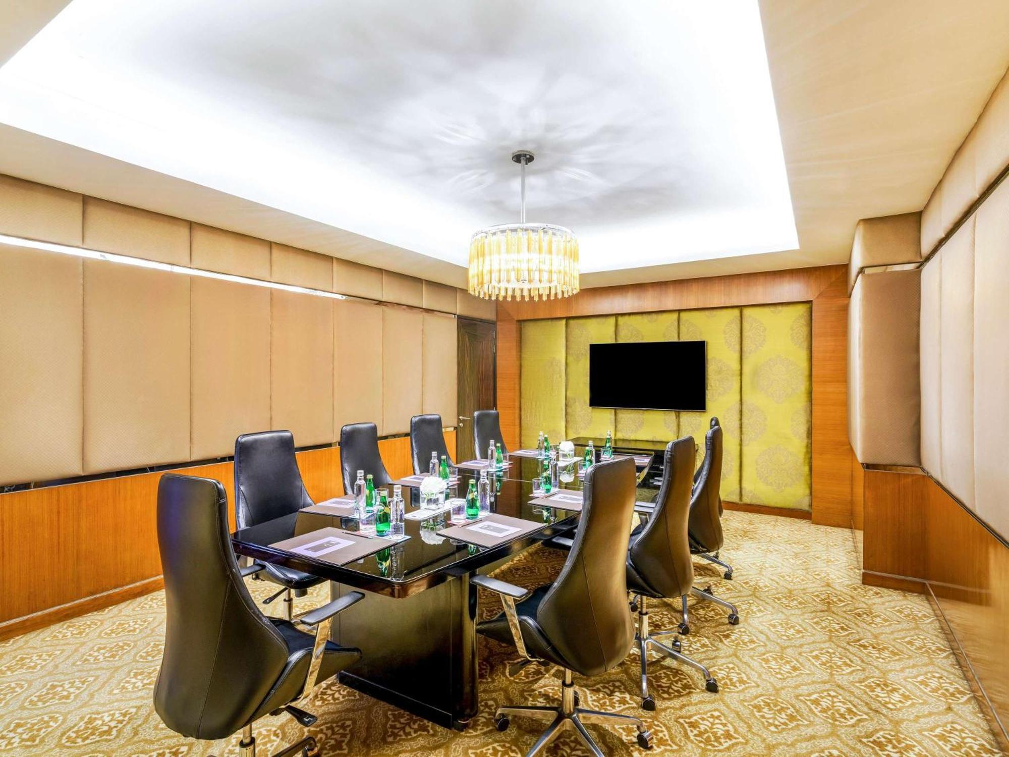 Sofitel Mumbai Bkc Ξενοδοχείο Εξωτερικό φωτογραφία Boardroom