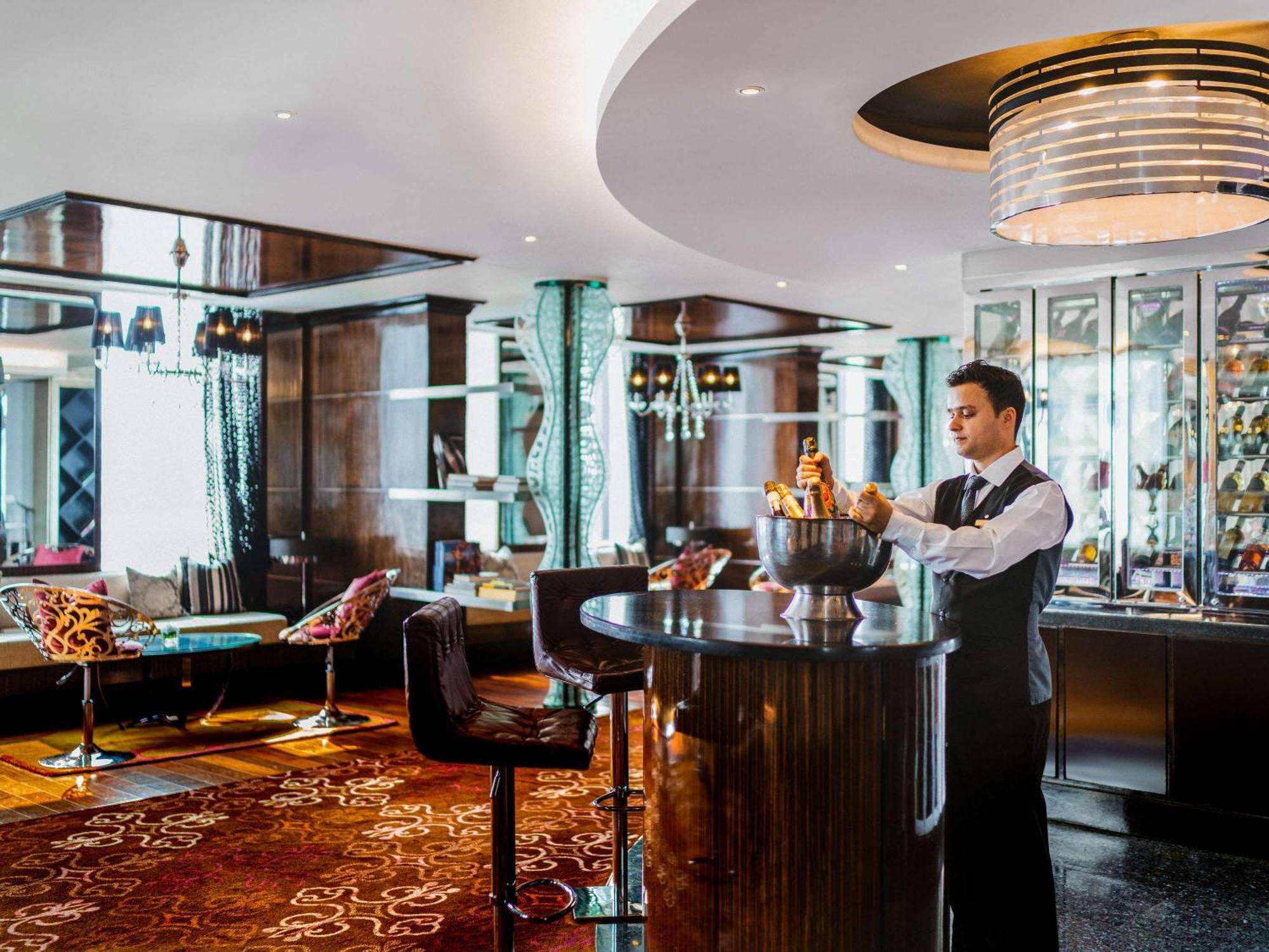 Sofitel Mumbai Bkc Ξενοδοχείο Εξωτερικό φωτογραφία The Bar